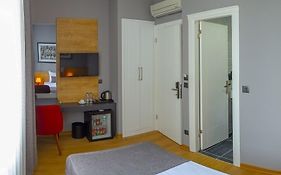 Uzer Otel